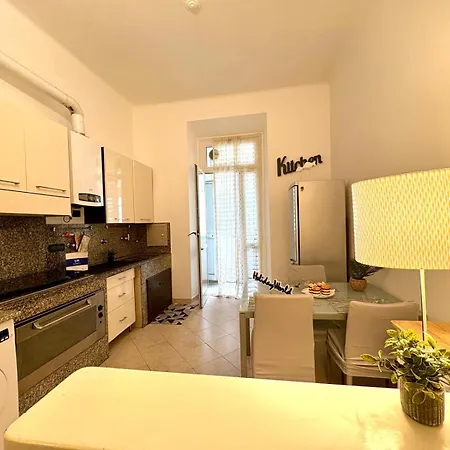 Luci A Due Passi Dal Mare By World