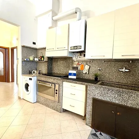 公寓 Luci A Due Passi Dal Mare By World 萨沃纳